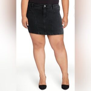 Madden NYC ladies mini classic denim skirt with pockets; size: various